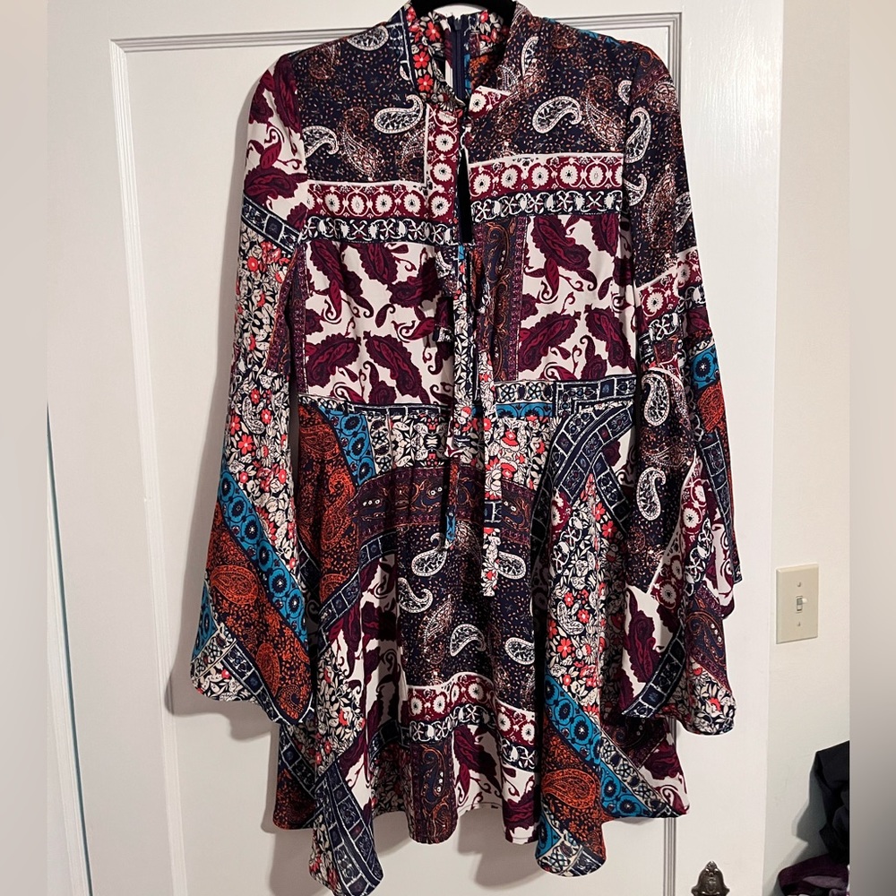 Romeo & Juliet Couture Rare 70’s Bell Sleeve Tie Front Mini Dress EUC Size M
